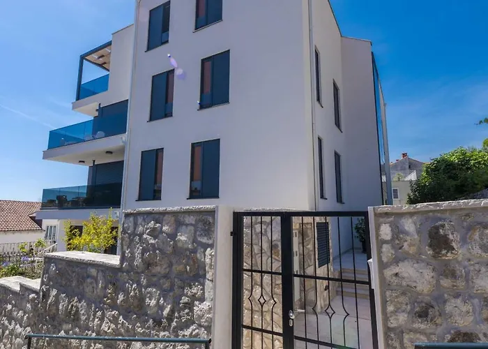 Rausion Luxury Apartman *