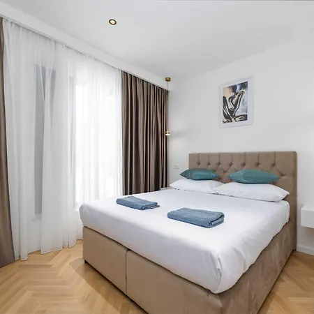 Rausion Luxury Apartmán *