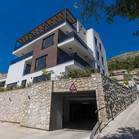 Rausion Luxury Apartment