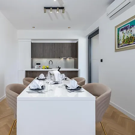 Rausion Luxury Apartment