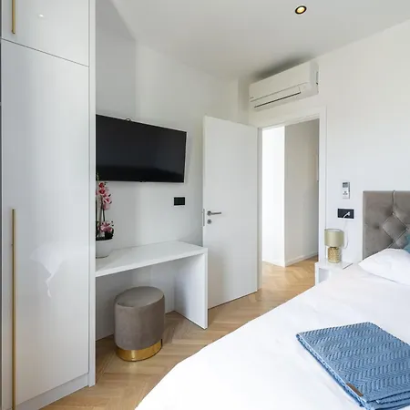 Rausion Luxury Apartment
