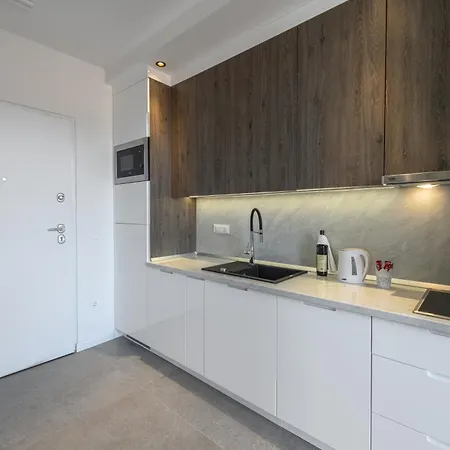 Rausion Luxury Apartamento *