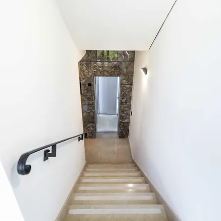 Rausion Luxury Apartman *